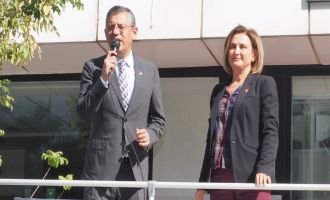 CHP GENEL BAŞKAN ADAYI VE GRUP BAŞKANI ÖZGÜR ÖZEL'E UŞAKTA MUHTEŞEM KARŞILAMA